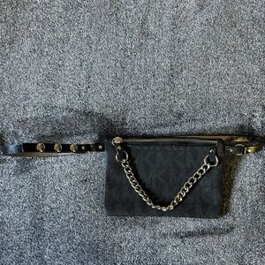Michael Kors Signature Fanny Pack / Belt Bag M